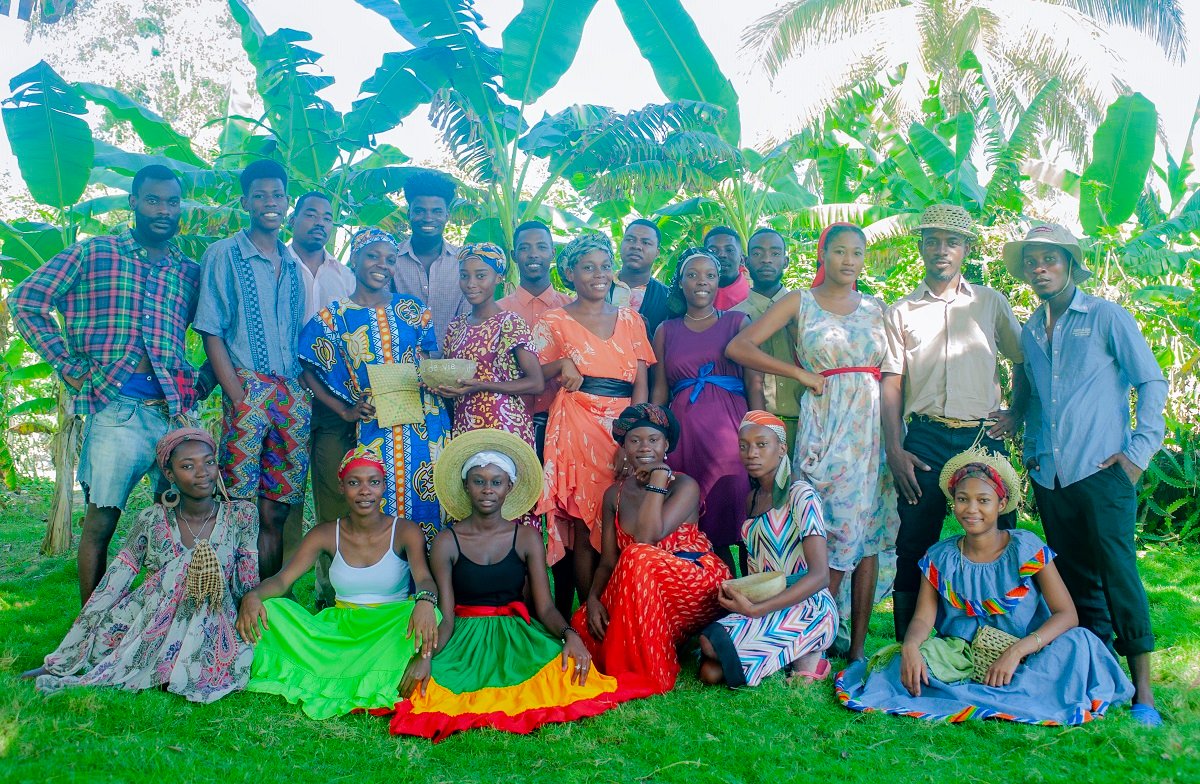 Lavi: eritaj kiltirèl ak plezi fanmi pou jèn yo nan Jakmèl