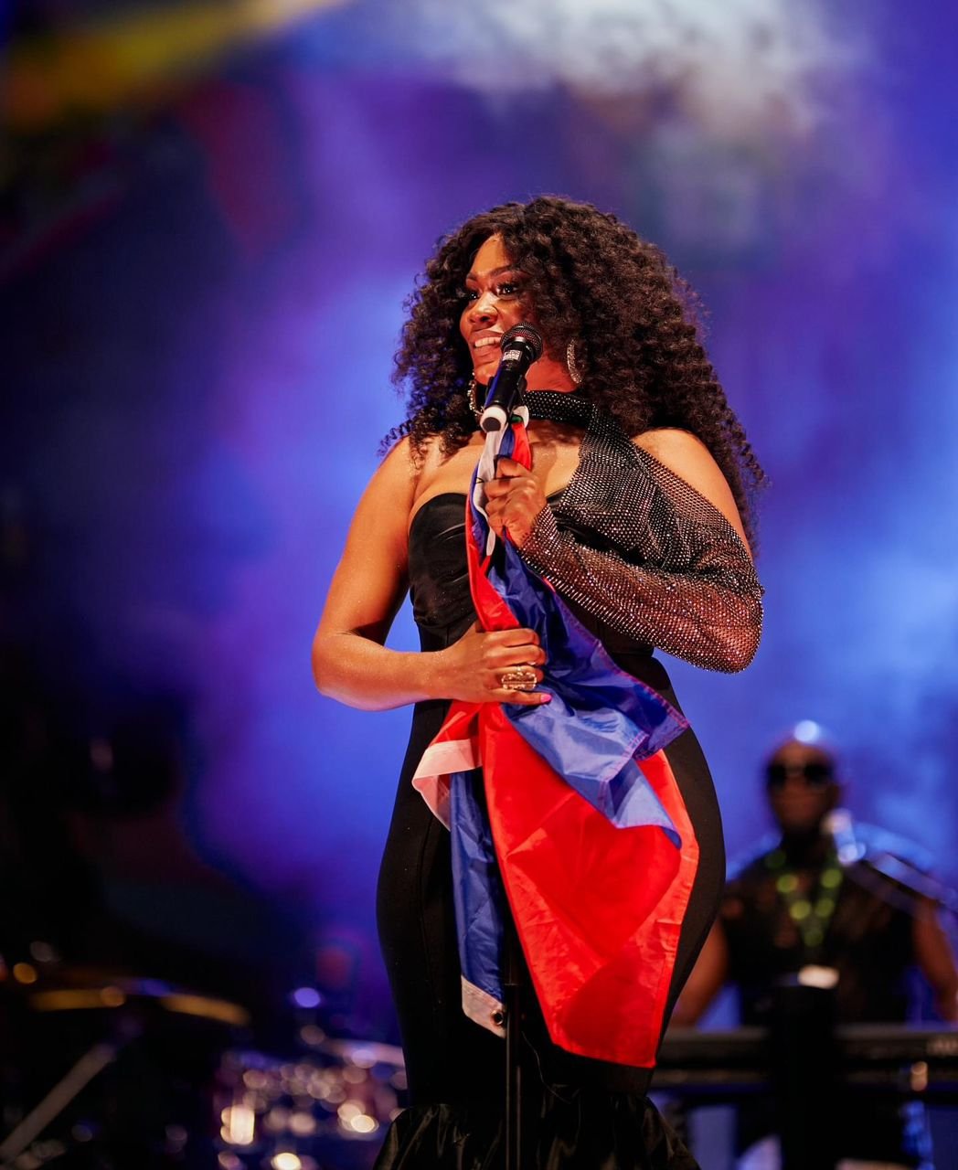 Ayiti: Rutshelle Guillaume triyonfe nan somè  Nuits d’Afrique  ak pri Francophonie
