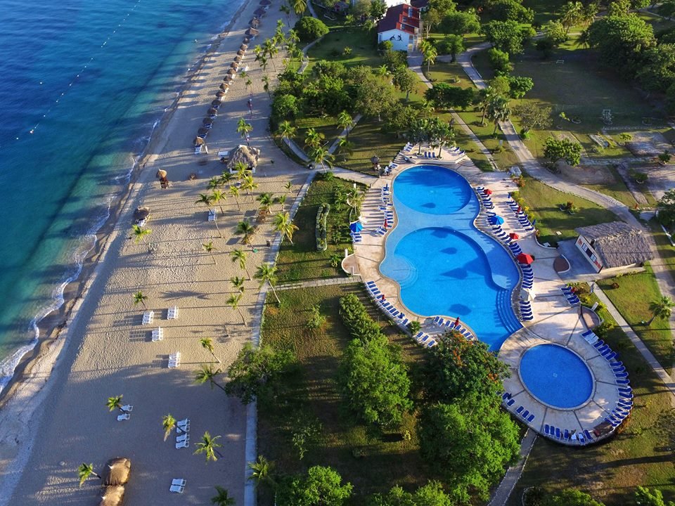 Ayiti: resorts bò lanmè