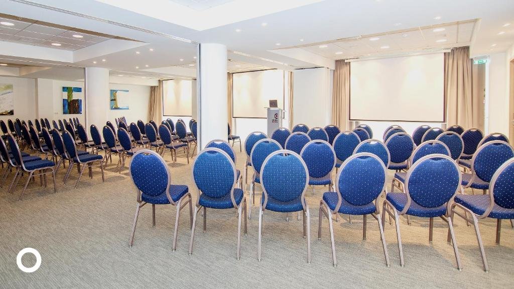 Rezèvasyon / Sal konferans